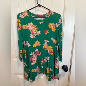 LOGO Lori Goldstein Green Floral Scoop Neck Women's Top w/ asymmetrical bottom M